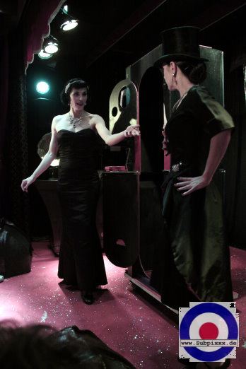 Miss Mama Ulita (D) Ballroom Goes Burlesque - Noels Ballroom Leipzig 17. September 2011 (14).JPG